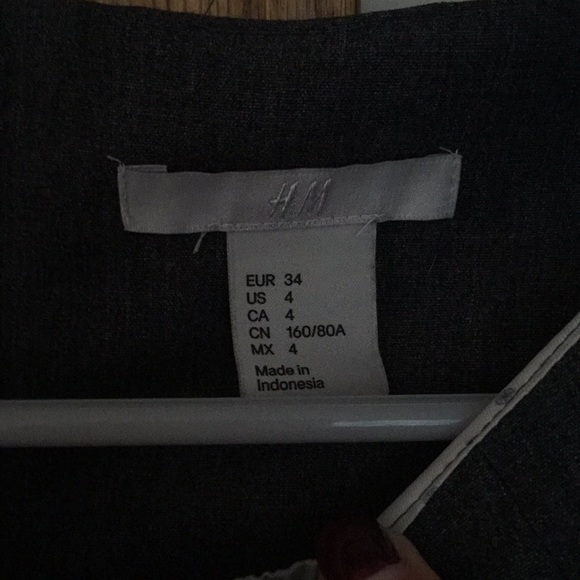 H&M Grey Sleeveless Dress - Picture 3 of 5